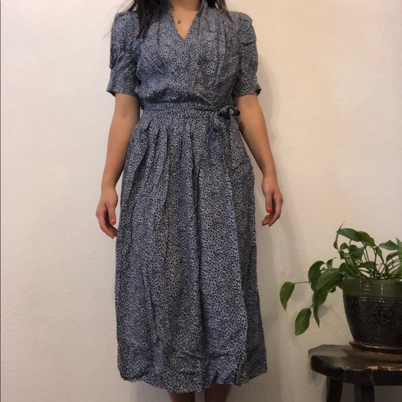 Pattern Wrap Dress - Picture 2 of 3